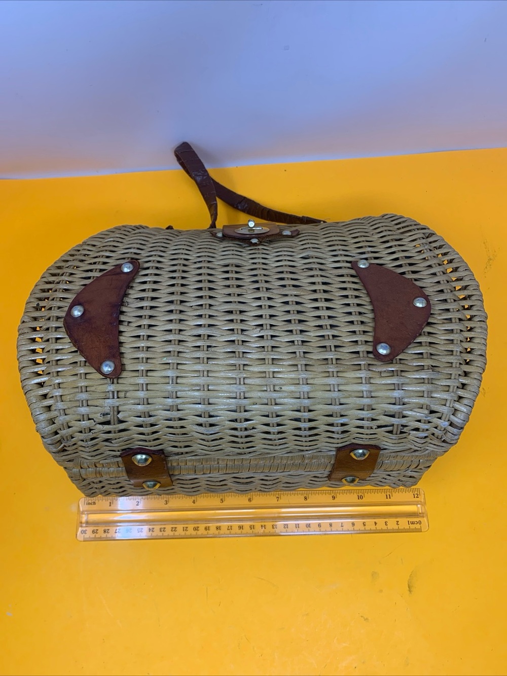 Vintage 1960s(?) Rockabilly woven purse bag with defects broke handle Still cute - Picture 9 of 16